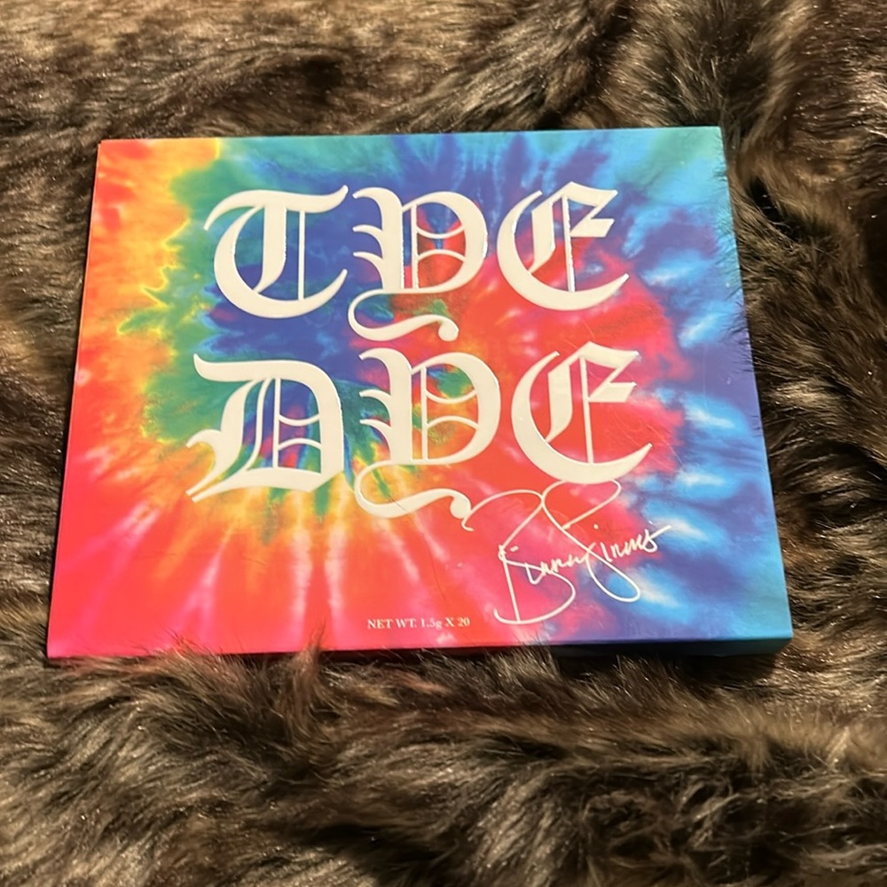 Hank & Henry x Bianca Tye Dye palette